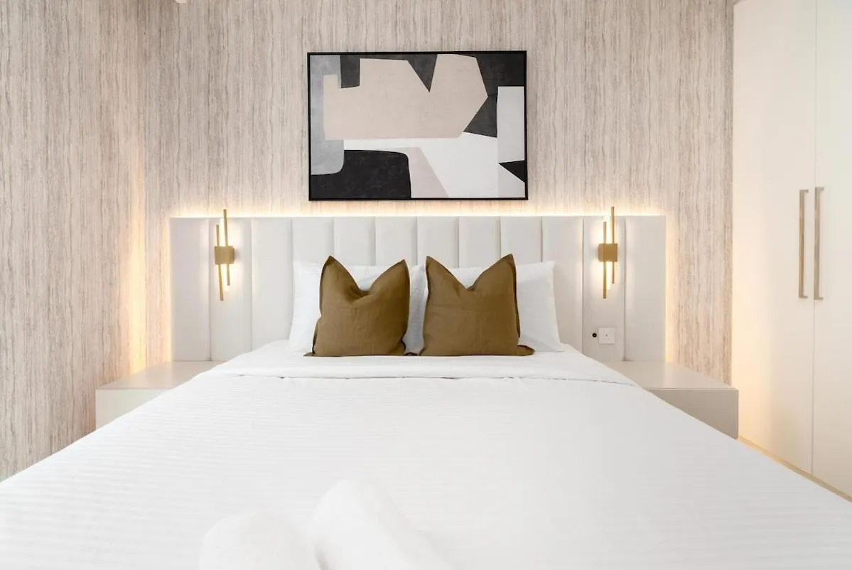 Luxury Furnished Unit In Downtown High Floor Apartment Dubai